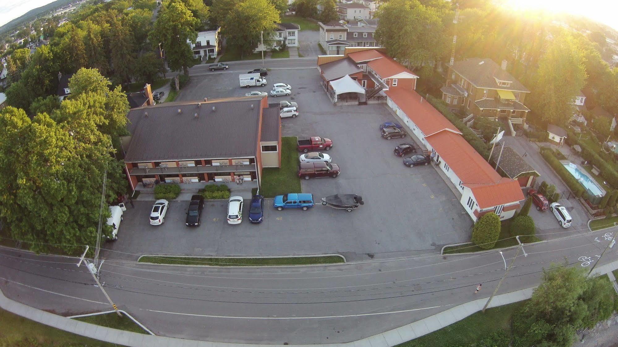 Motel Castille Roberval Extérieur photo